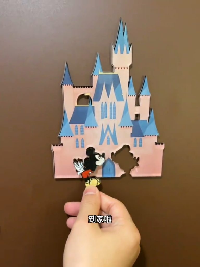 Mickey Mouse and Minnie, couple keychain, cartoon pendant, accessory hanger